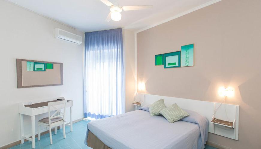 Hotel Anna テッラチーナ エクステリア 写真