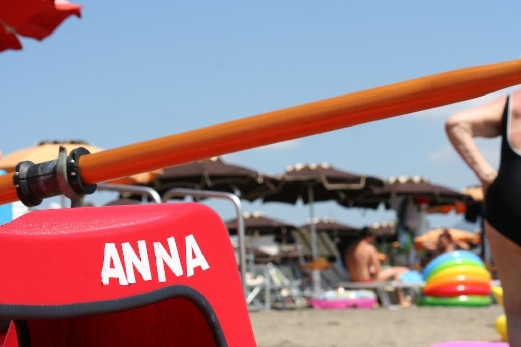 Hotel Anna テッラチーナ エクステリア 写真