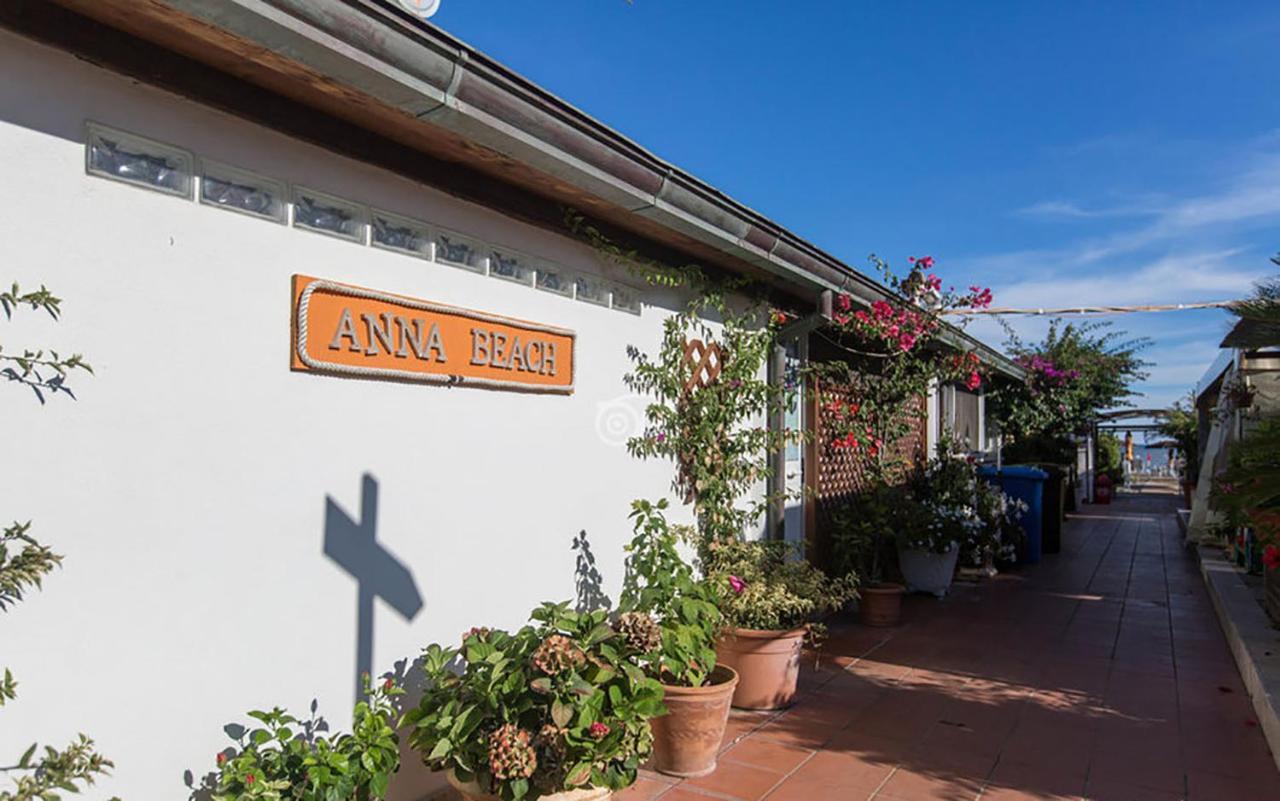 Hotel Anna テッラチーナ エクステリア 写真